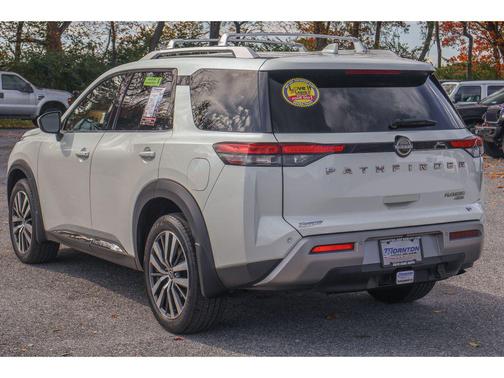 2022 Nissan Pathfinder Platinum 4WD