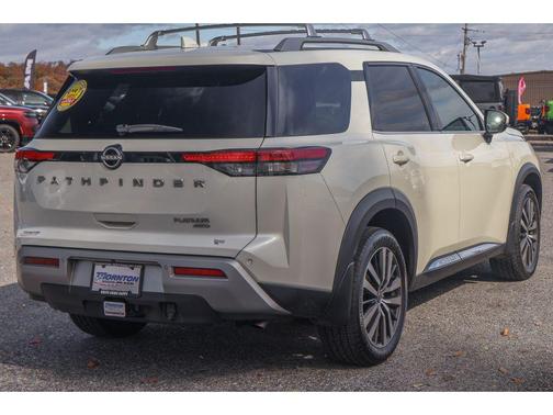 2022 Nissan Pathfinder Platinum 4WD