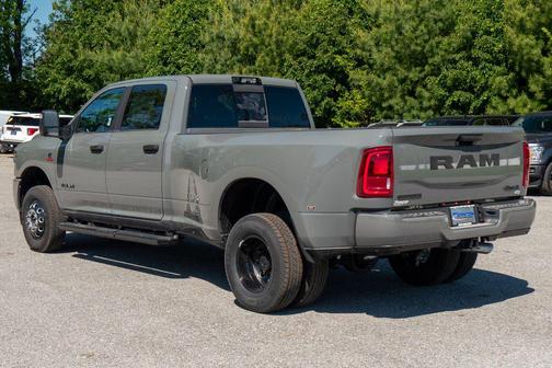 Ceramic Gray Clearcoat 2026 RAM 3500 Big Horn