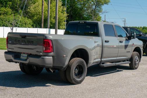 Ceramic Gray Clearcoat 2026 RAM 3500 Big Horn