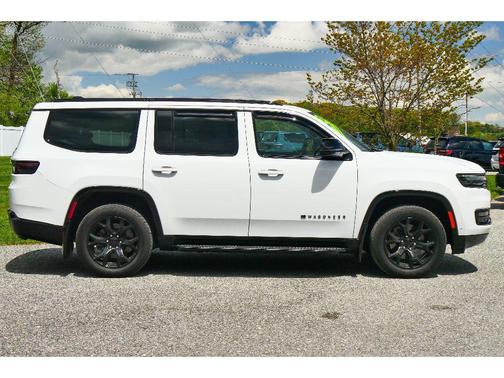Bright White Clearcoat 2024 Jeep Wagoneer Series II Carbide 4x4