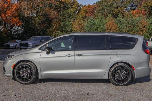 2026 Chrysler Pacifica L