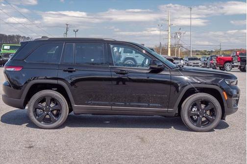2025 Jeep Grand Cherokee Altitude