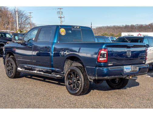 2023 RAM 2500 Laramie Crew Cab 4x4 6'4' Box