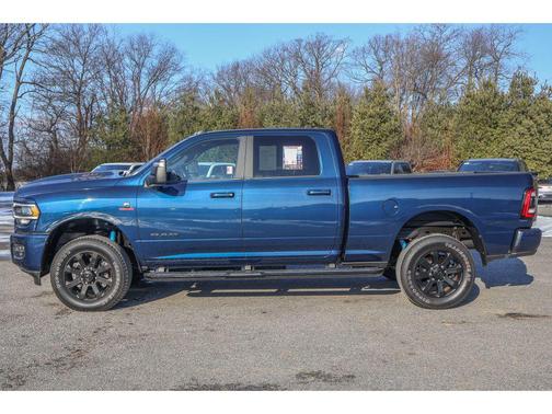 2023 RAM 2500 Laramie Crew Cab 4x4 6'4' Box