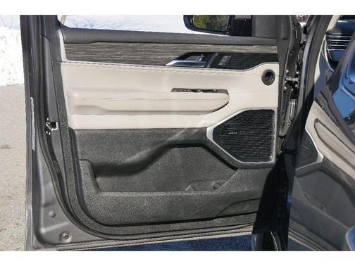 2022 Jeep Wagoneer Series III 4x4