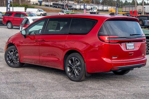 2026 Chrysler Pacifica L