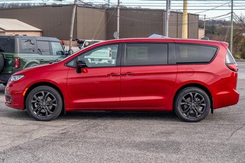 2026 Chrysler Pacifica L