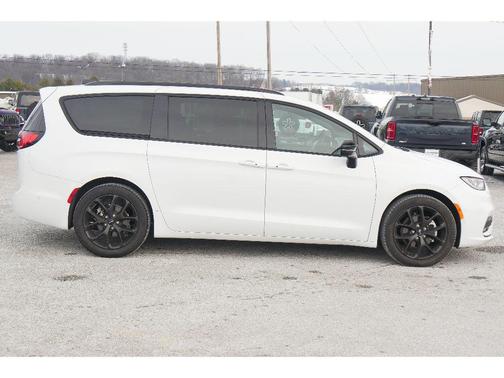 2024 Chrysler Pacifica Limited