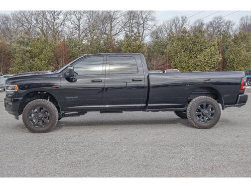 2024 RAM 3500 Laramie Crew Cab 4x4 8' Box