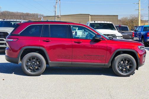 2026 Jeep Grand Cherokee Altitude