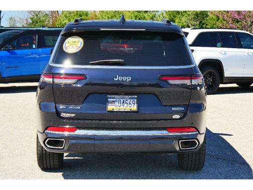 Midnight Sky 2023 Jeep Grand Cherokee L Overland