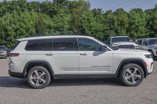 Bright White Clearcoat 2026 Jeep Grand Cherokee L Limited