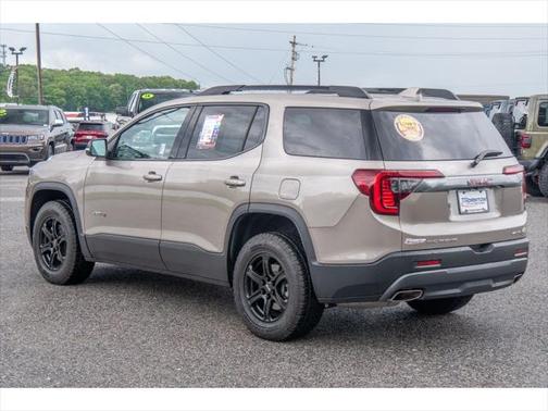 2022 GMC Acadia AWD AT4