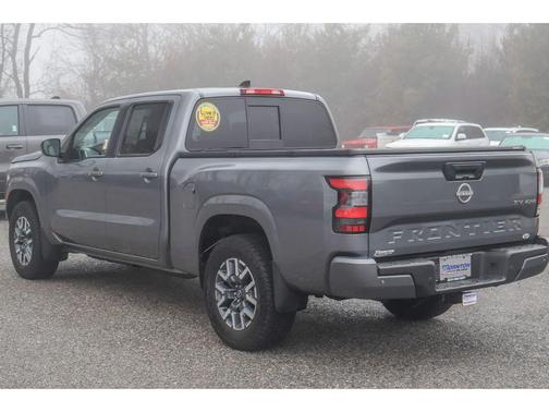 2022 Nissan Frontier SV