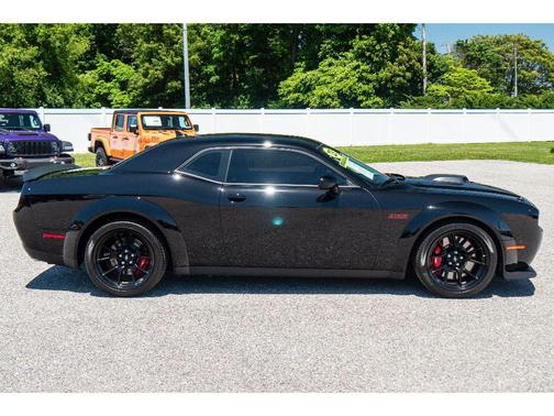 Pitch Black Clearcoat 2023 Dodge Challenger R/T Scat Pack Widebody