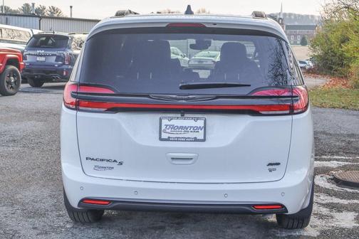 2026 Chrysler Pacifica L