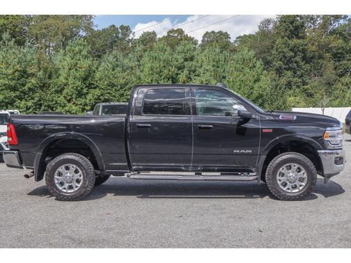 2022 RAM 2500 Laramie Crew Cab 4x4 6'4' Box