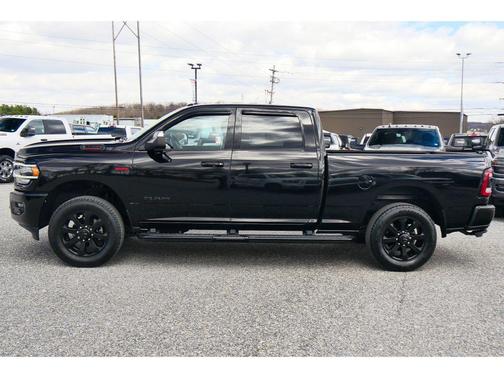 2022 RAM 3500 Big Horn Crew Cab 4x4 6'4' Box