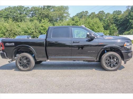 2022 RAM 2500 Laramie Crew Cab 4x4 6'4' Box