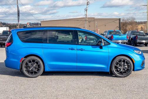 2026 Chrysler Pacifica L