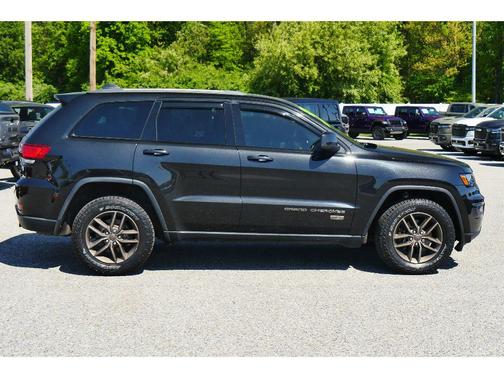 Brilliant Black Crystal Pearlcoat 2016 Jeep Grand Cherokee 75th Anniversary