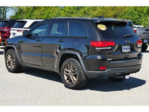 Brilliant Black Crystal Pearlcoat 2016 Jeep Grand Cherokee 75th Anniversary