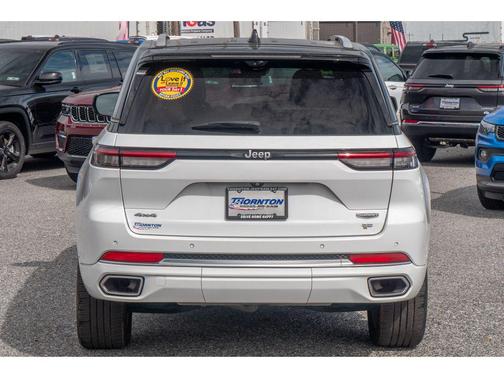 2022 Jeep Grand Cherokee Summit