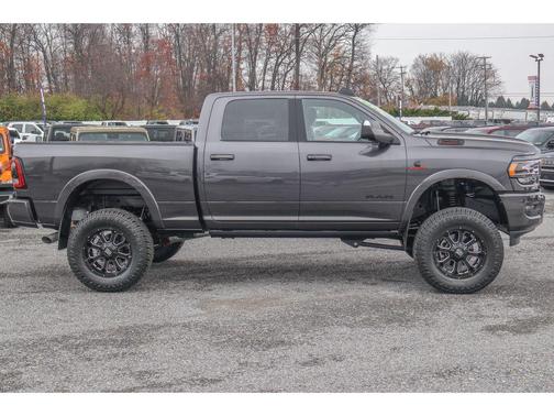 2022 RAM 2500 Limited Crew Cab 4x4 6'4' Box