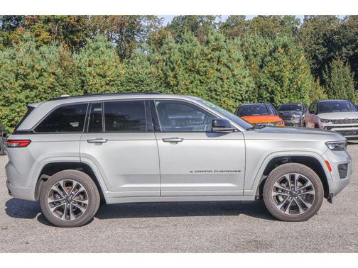 2022 Jeep Grand Cherokee Overland