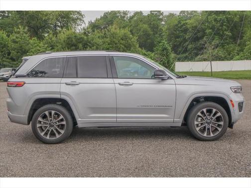 2022 Jeep Grand Cherokee Overland