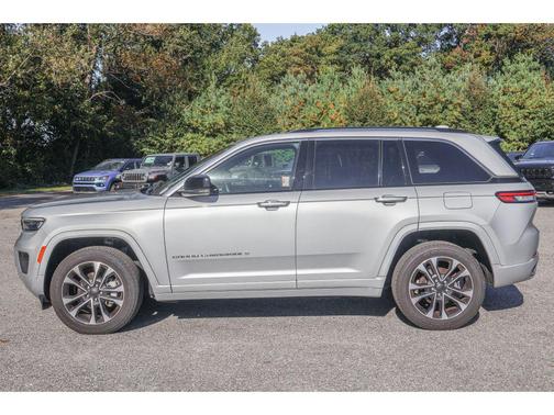 2022 Jeep Grand Cherokee Overland