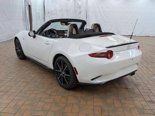 Snowflake White Pearl 2026 Mazda MX-5 Miata Grand Touring