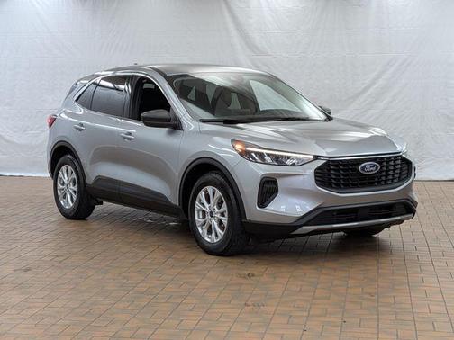 Iconic Silver Metallic 2023 Ford Escape Active
