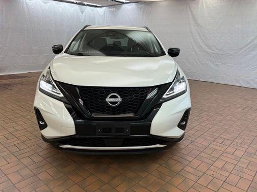 White 2023 Nissan Murano SV