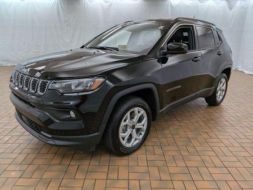 Diamond Black 2025 Jeep Compass Latitude