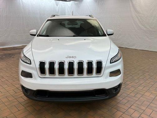 Bright White Clearcoat 2017 Jeep Cherokee Latitude
