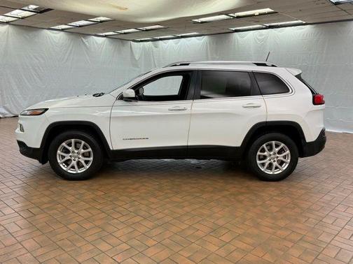 Bright White Clearcoat 2017 Jeep Cherokee Latitude