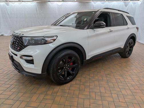 White Metallic 2023 Ford Explorer ST