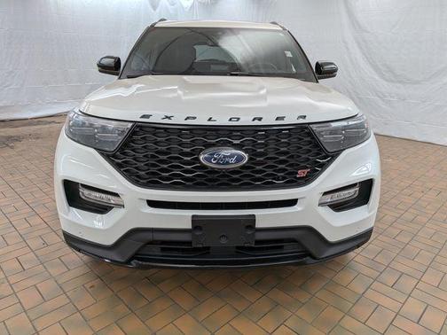 White Metallic 2023 Ford Explorer ST