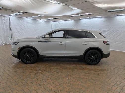 2022 Lincoln Nautilus Standard