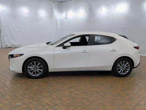 Snowflake White Pearl 2026 Mazda Mazda3 2.5 S