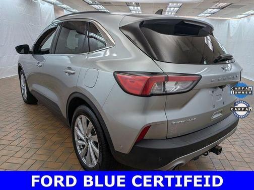 2022 Ford Escape Titanium Hybrid