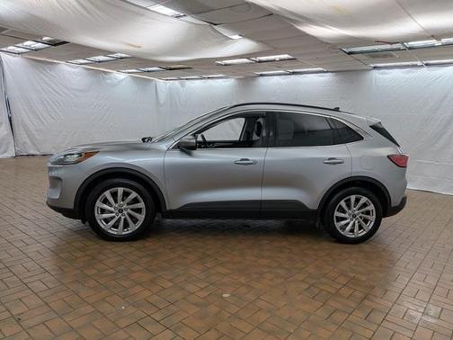 2022 Ford Escape Titanium Hybrid