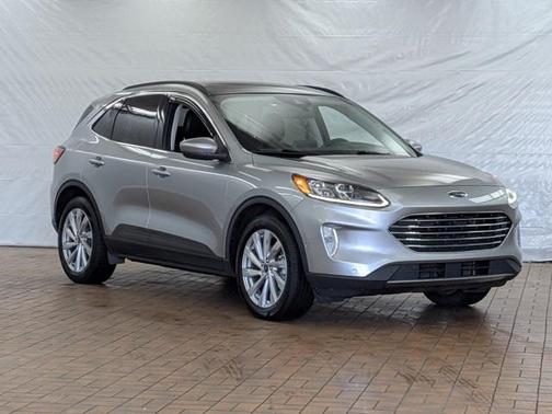 2022 Ford Escape Titanium Hybrid