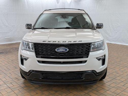 White Platinum Clearcoat Metallic 2018 Ford Explorer sport