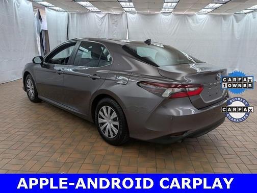 2022 Toyota Camry Hybrid LE