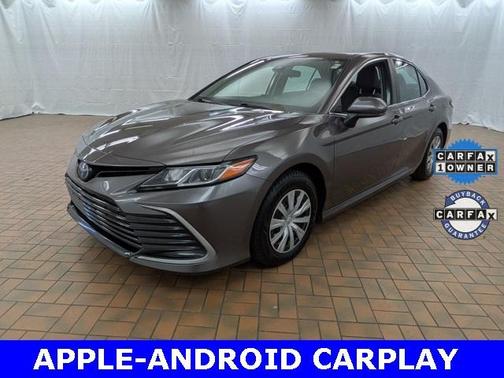 2022 Toyota Camry Hybrid LE