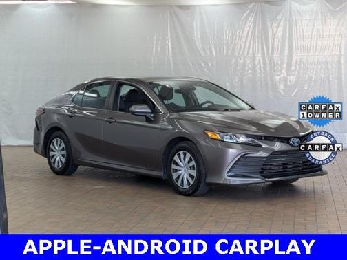 2022 Toyota Camry Hybrid LE