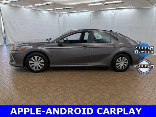 2022 Toyota Camry Hybrid LE